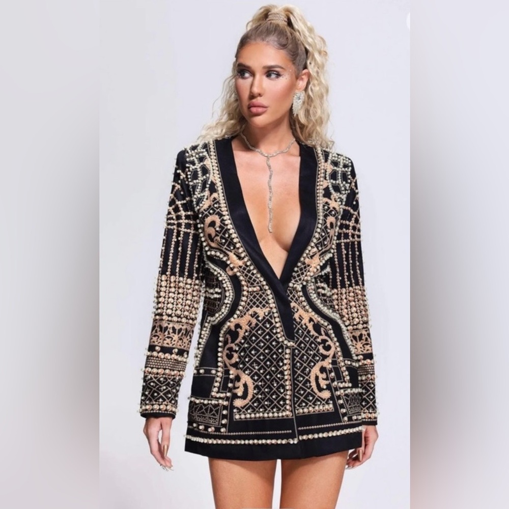 Elegant Black and Gold Mini Dress - Picture 6 of 15